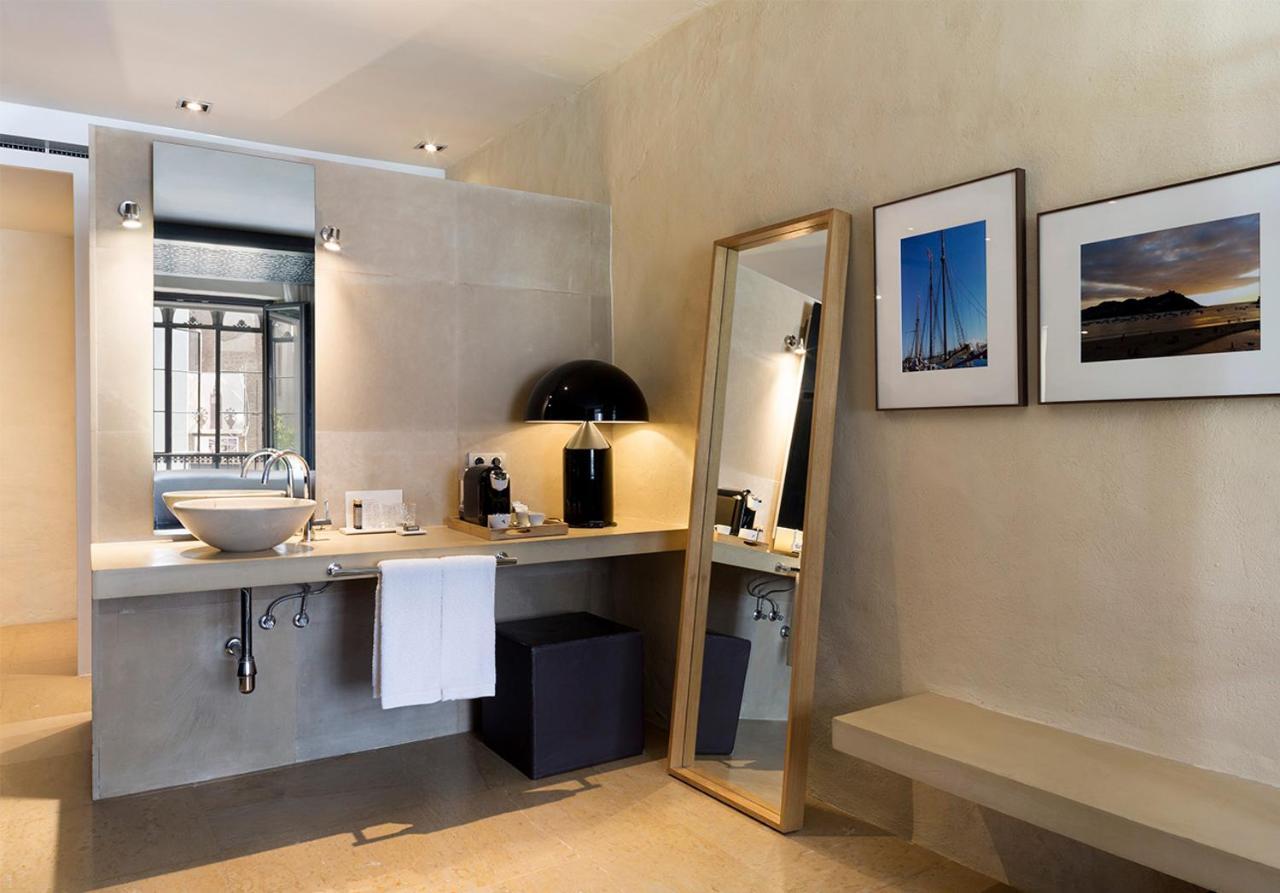Eme Catedral Mercer Hotel Sevilla Bagian luar foto Bathroom