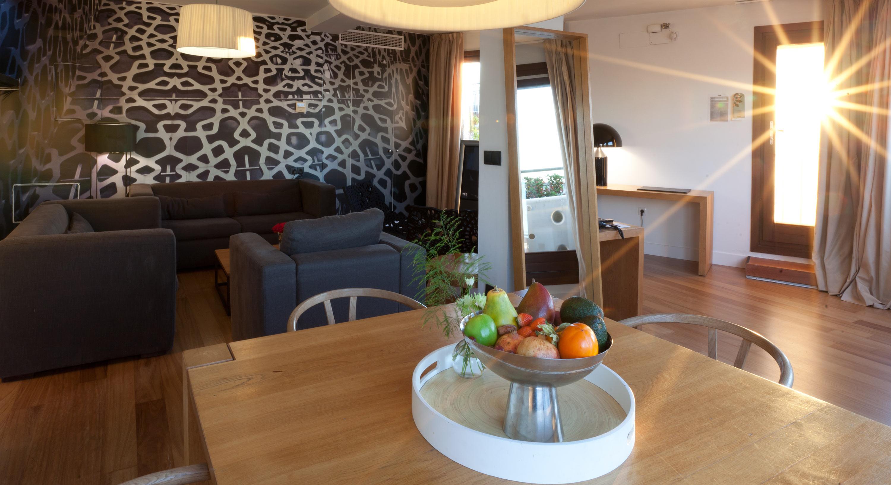 Eme Catedral Mercer Hotel Sevilla Bagian luar foto A typical apartment