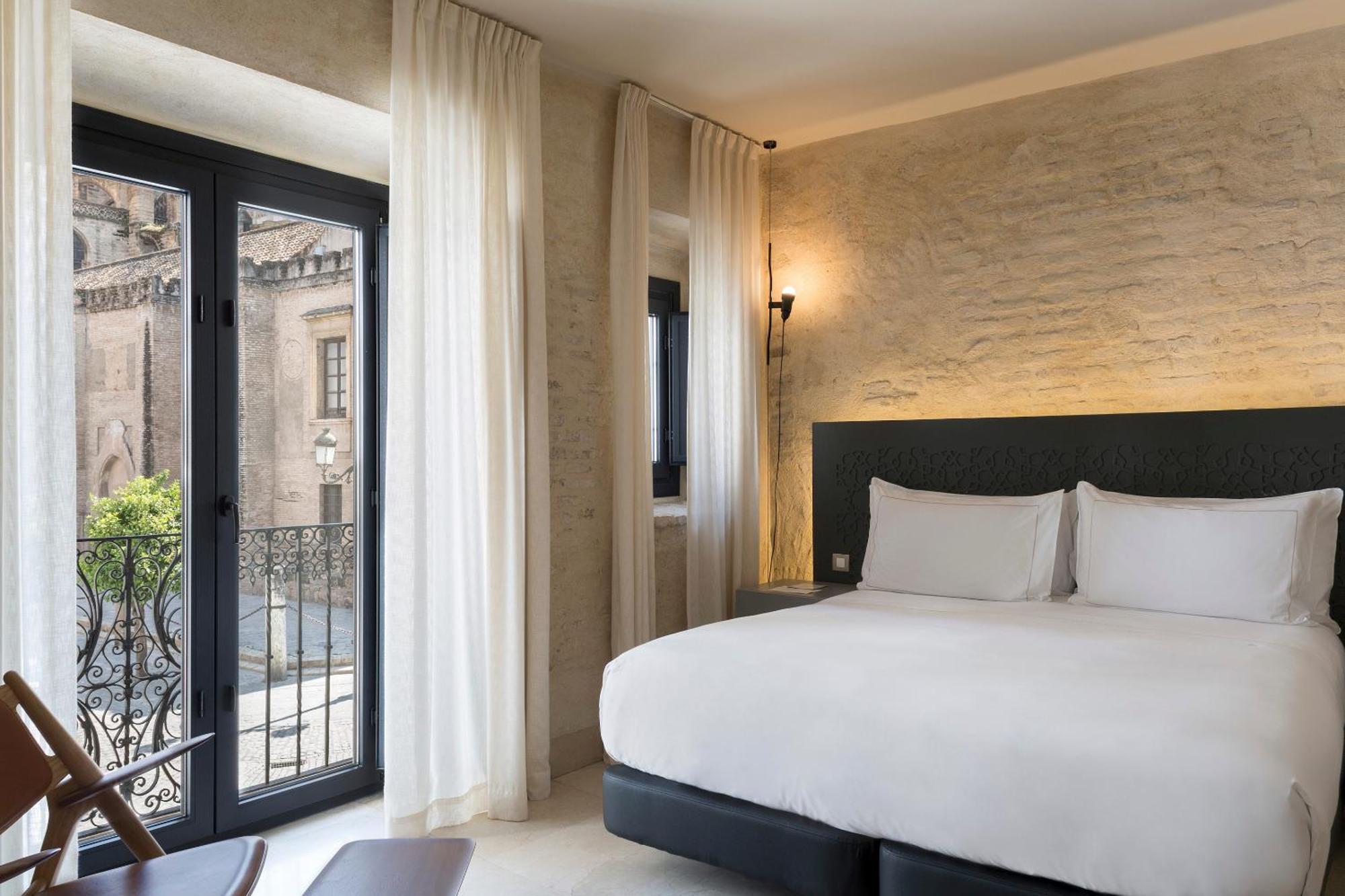 Eme Catedral Mercer Hotel Sevilla Bagian luar foto